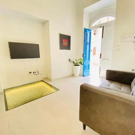 Centrally Located Unique 2-bed Apt & 2.5 Bathrooms Semesterbostad Żebbuġ