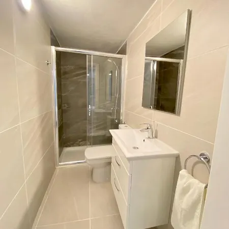Centrally Located Unique 2-bed Apt & 2.5 Bathrooms