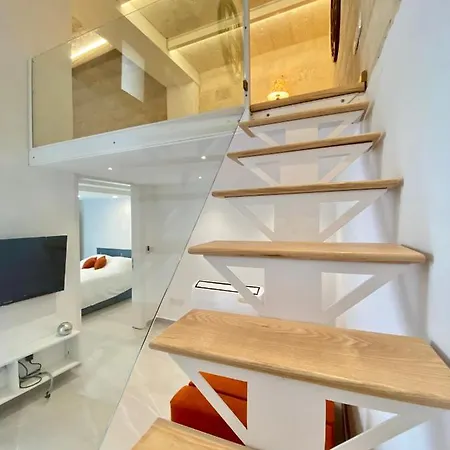 Holiday home Centrally Located Unique 2-bed Apt & 2.5 Bathrooms *